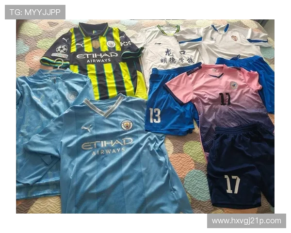 曼城第三球衣惊现银灰荧光绿风暴!百年传统美学遭颠覆